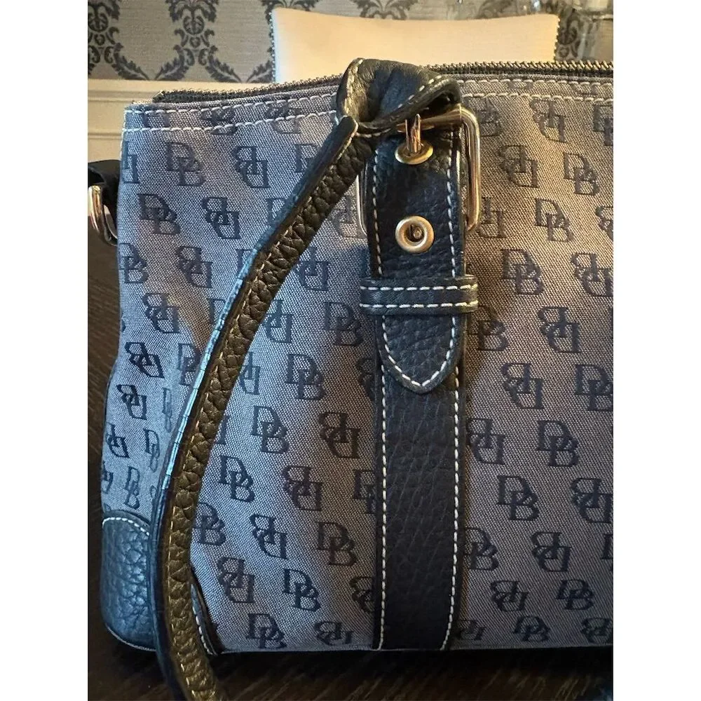 Dooney & Bourke Vintage Classic Women's Monogram Canvas Shoulder Bag Black/Gray - Picture 2 of 11